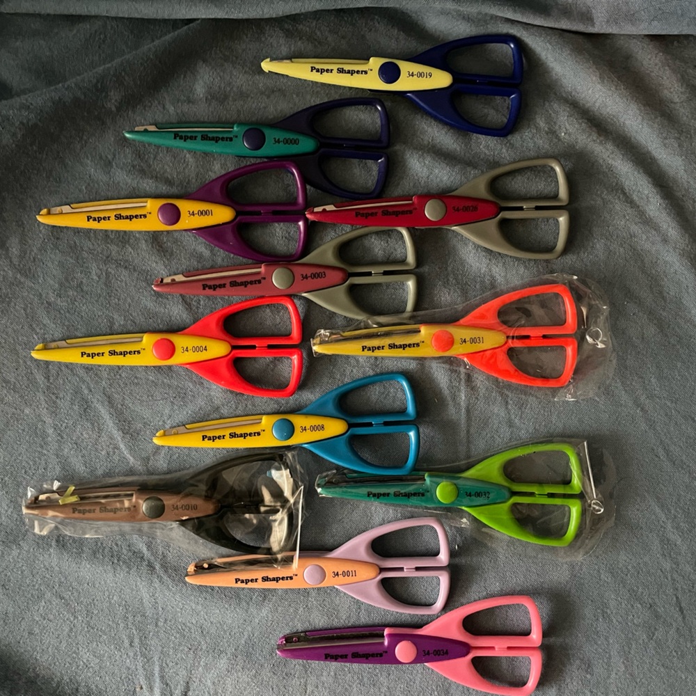 12 Pairs of Paper Shapers Craft Scissors